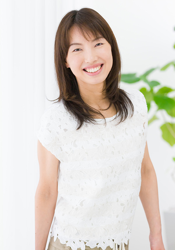 奥村 陽子（ヤマハピアノデモンストレーター）